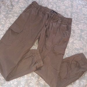 AKADEMIKS  Men's Military Green Joggers